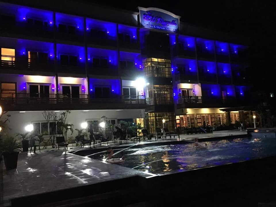 Em Royalle Hotel & Beach Resort Сан-Хуан Экстерьер фото