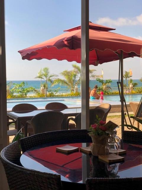 Em Royalle Hotel & Beach Resort Сан-Хуан Экстерьер фото